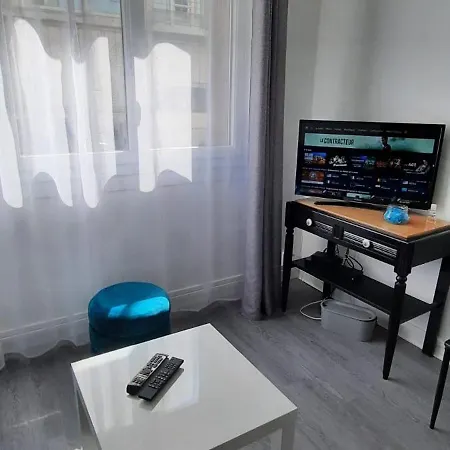 Chez Claudine Apartment *