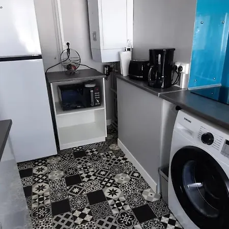 Chez Claudine Apartment *